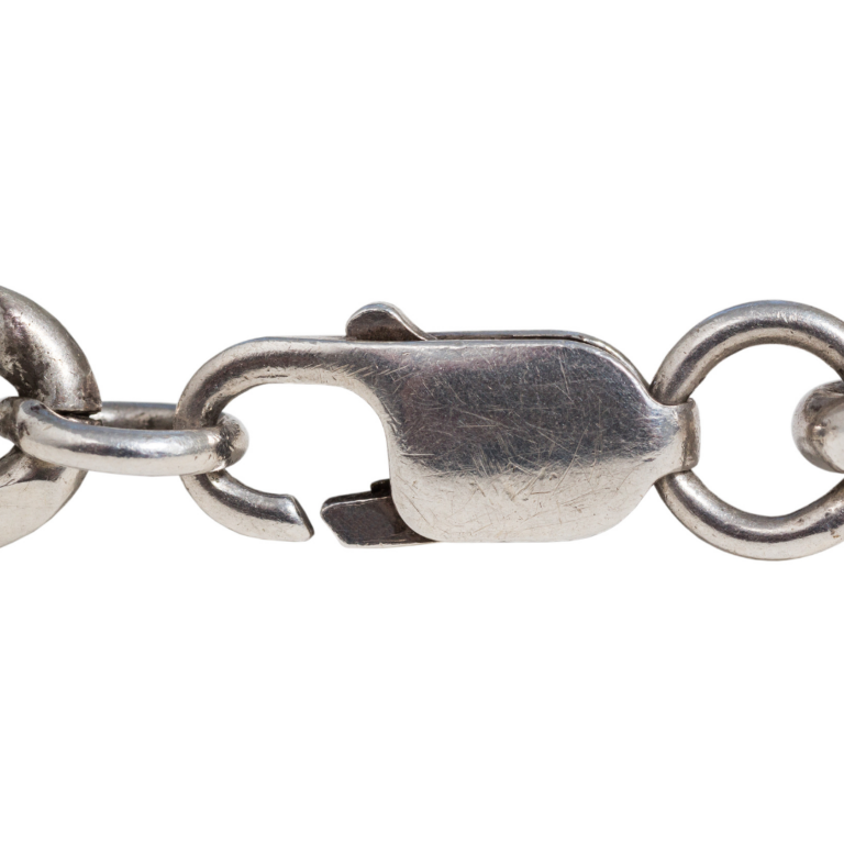 Clasp Convenience: Securing Your Jewelry with Ease